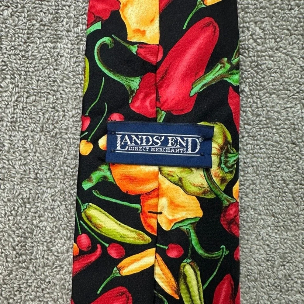 Lands End Mens Silk Necktie Chili Pepper Novelty Print Black Red Green USA Made